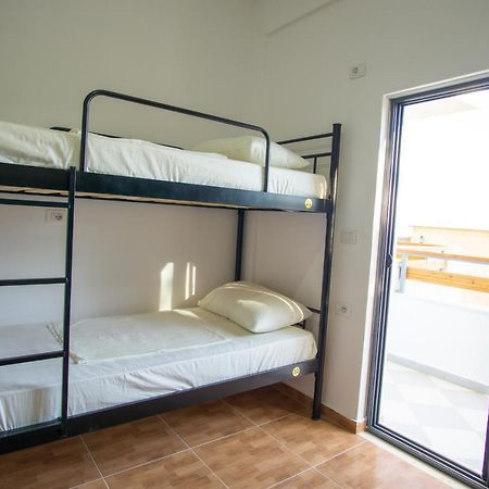Wallaby Hostel Саранда Экстерьер фото