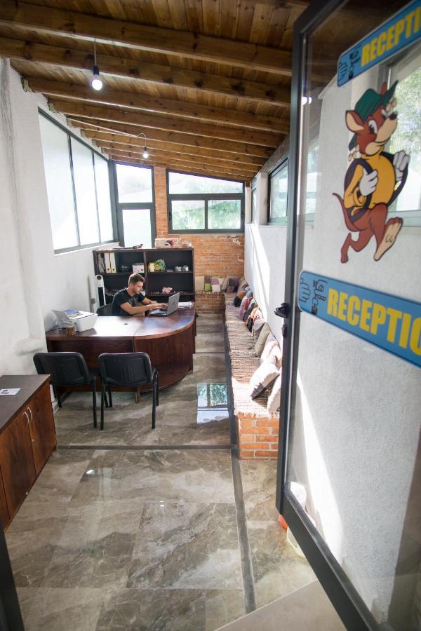 Wallaby Hostel Саранда Экстерьер фото