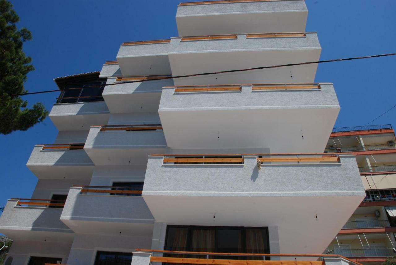 Wallaby Hostel Саранда Экстерьер фото