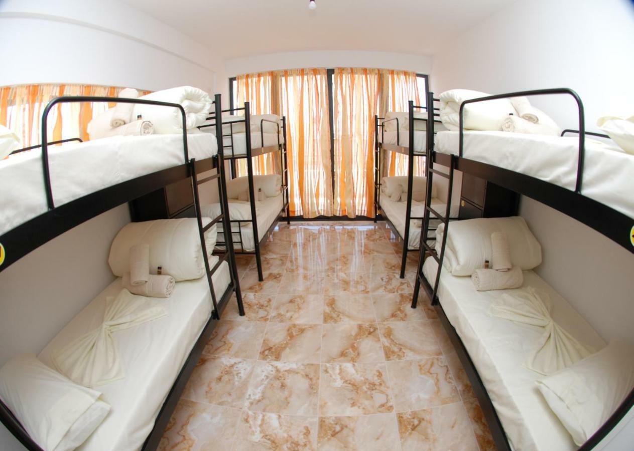 Wallaby Hostel Саранда Экстерьер фото